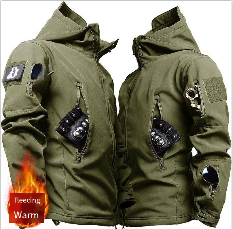 Outdoor tactical punching jacket, waterproof and coldproof breathable and warm.