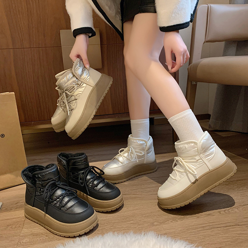 Padded high top snow boots women